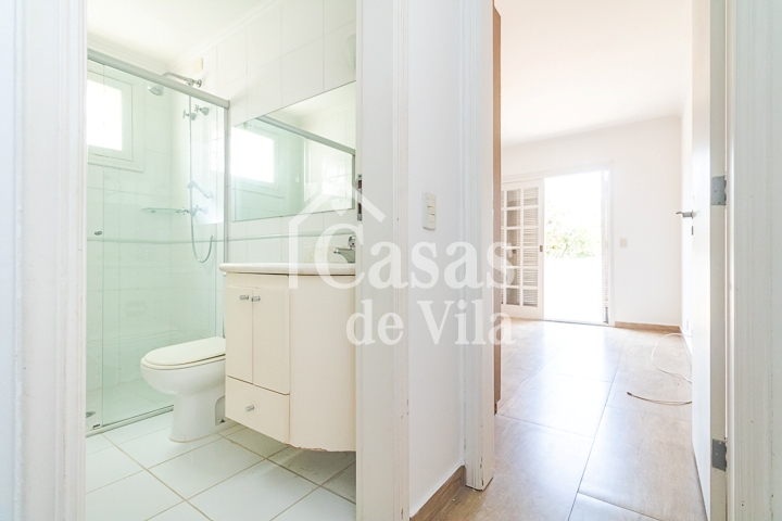Casa de vila reformada para compra! - No Jardim Hípico!