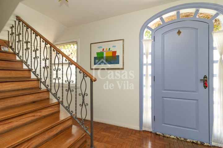 Uma casa de vila espaçosa e encantadora! - No Brooklin! Para venda!