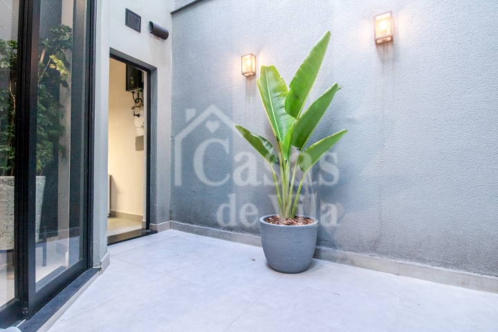 Linda casa de vila reformada para venda! - Em Perdizes!