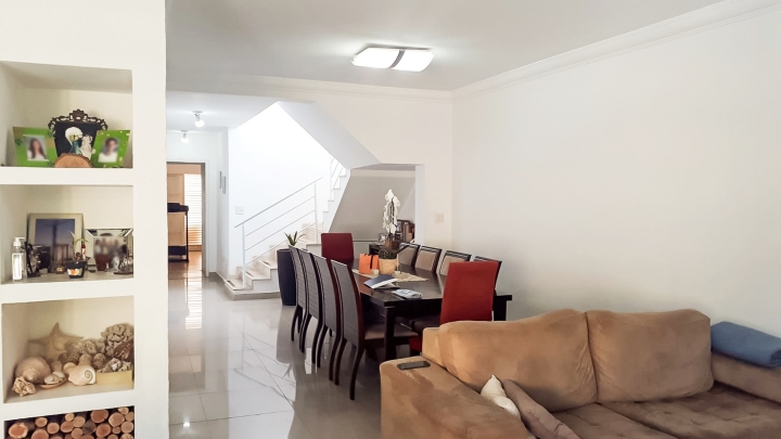 Casa de vila para venda! - Na Granja Julieta! Excelente localização!