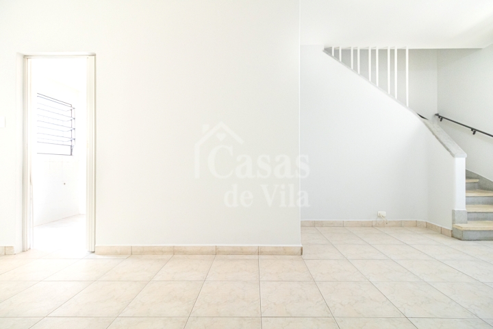 Uma graciosa casa de vila para venda! - Na Vila Olímpia! Ótima localização!