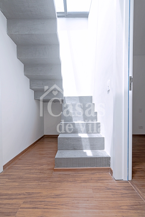 Casa de vila toda nova! - Para venda na Pompéia!
