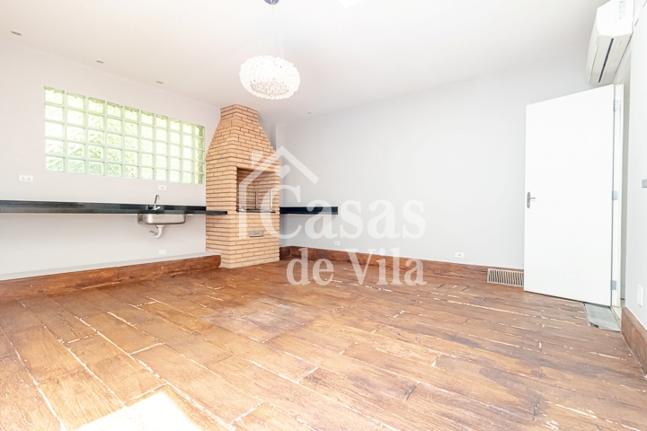 Casa de vila reformada para compra! - No Jardim Hípico!
