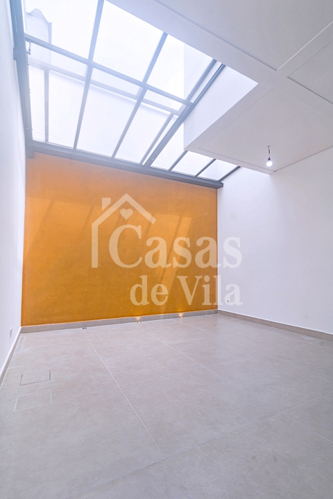 Casa de vila toda nova! - Para venda na Pompéia!