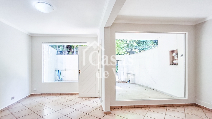 Casa de vila para locação! - Ótima localização! Na Vila Olímpia!