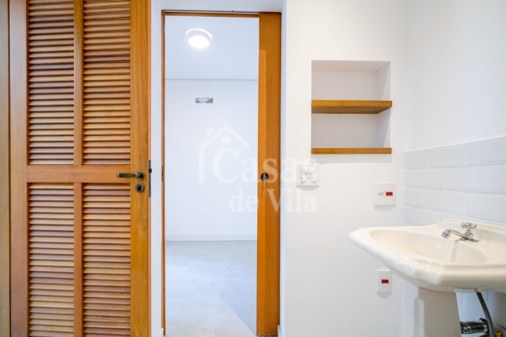 Toda reformada! Para venda ou locação! - Um sonho de casa de vila na Bela Vista!