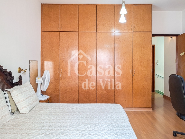 Casa de vila beemmm espaçosa para venda! - No Brooklin Paulista! Muitas facilidades nas proximidades!