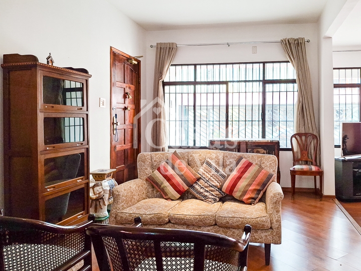 Casa de vila beemmm espaçosa para venda! - No Brooklin Paulista! Muitas facilidades nas proximidades!