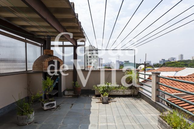 Casa de vila espaçosa! - Para venda ou locação! Em Perdizes! Ótima localização!
