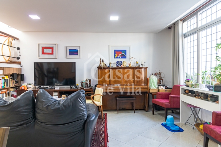 Casa de vila confortável para venda! - No Campo Belo!