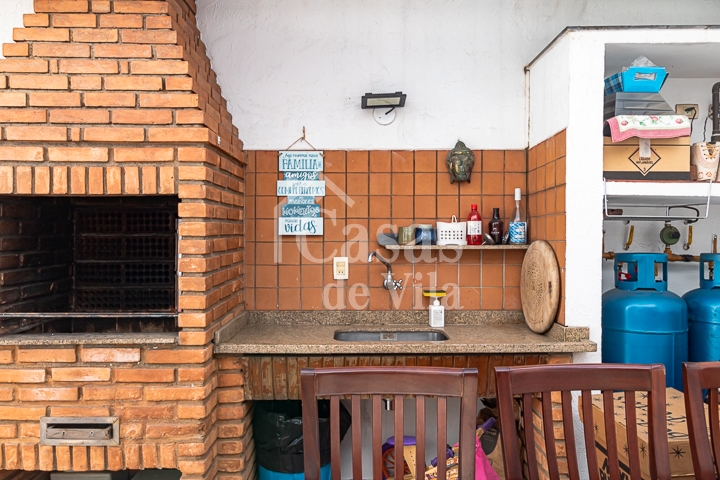 Casa de vila confortável para venda! - No Campo Belo!