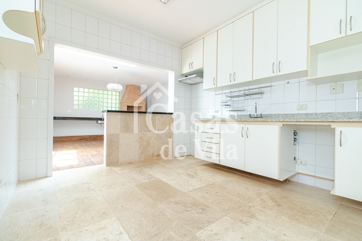 Casa de vila reformada para compra! - No Jardim Hípico!
