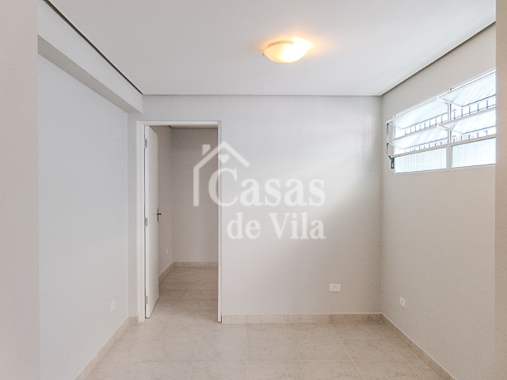 Uma graciosa casa de vila para venda! - Na Vila Olímpia! Ótima localização!