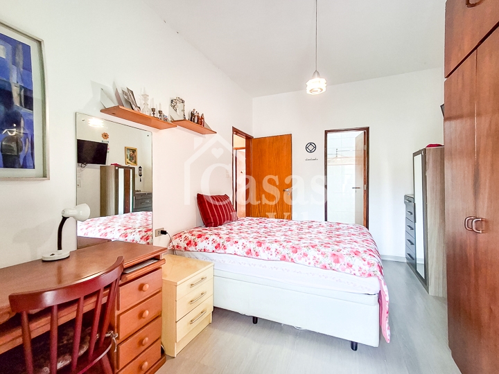 Casa de vila beemmm espaçosa para venda! - No Brooklin Paulista! Muitas facilidades nas proximidades!