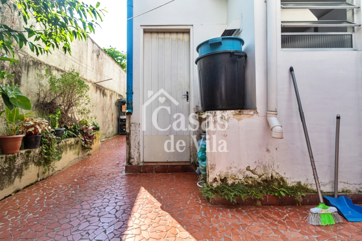 Casa de vila espaçosa! - Para venda no Jardim Hípico!