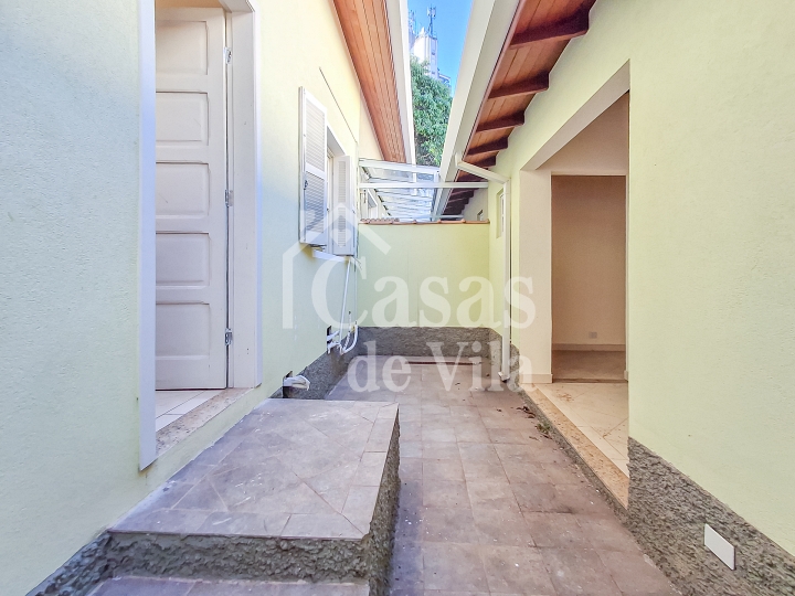 Casa de vila térrea para locação comercial! - Chácara Flora! Excelente localização!