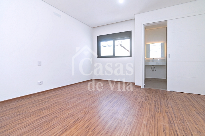 Casa de vila toda nova! - Para venda na Pompéia!