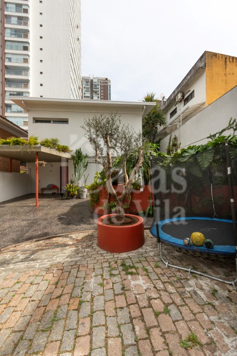 Linda casa de vila para venda! No Brooklin! - Muito agradável e pra lá de diferenciada!
