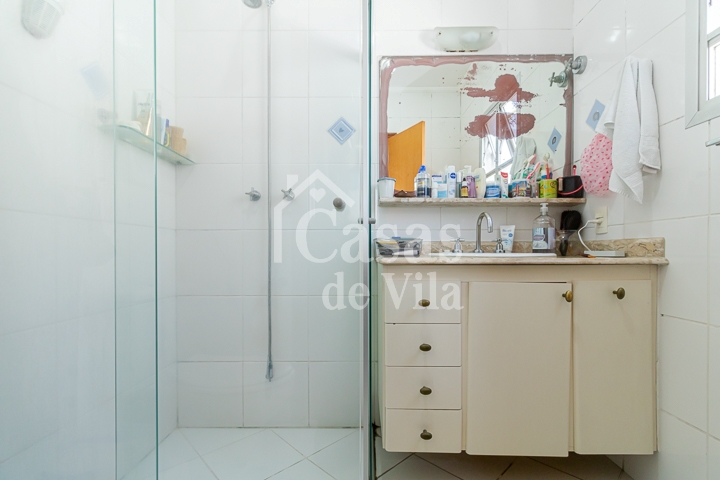 Casa de vila confortável para venda! - No Campo Belo!