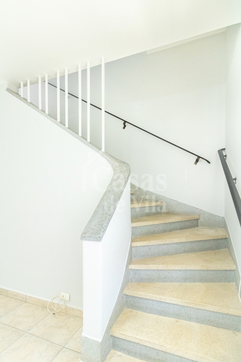 Uma graciosa casa de vila para venda! - Na Vila Olímpia! Ótima localização!
