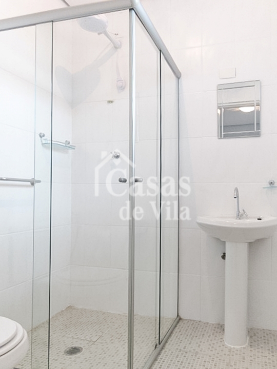 Uma graciosa casa de vila para venda! - Na Vila Olímpia! Ótima localização!