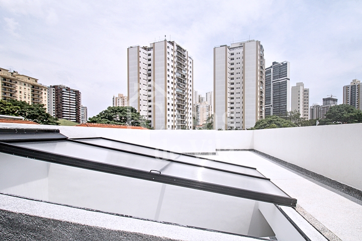 Casa de vila toda nova! - Para venda na Pompéia!